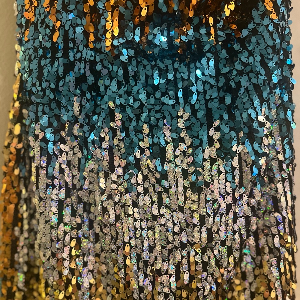 Elegant Sequin One-Shoulder Mini Dress - Picture 5 of 8